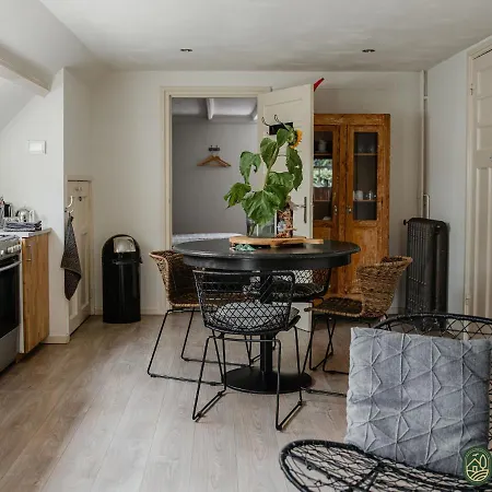 Modern In With Private Garden 발켄스바드